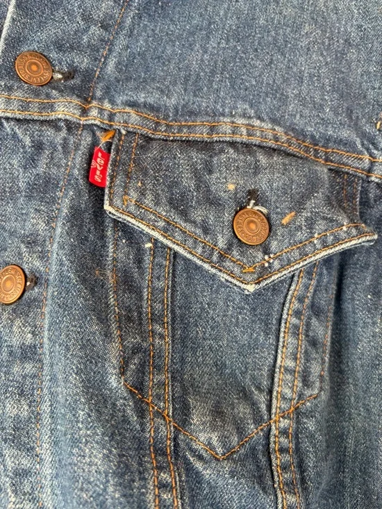 Vintage Levi's Dark Blue Men's Denim Jacket - Classic Trucker - Picture 4 of 4